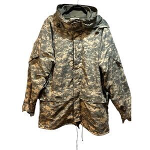 US Army USWCS cold weather camo parka men’s XL removable fleece liner with hood